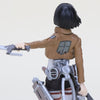 Figurine manga Mikasa Ackerman logo attaque des titans