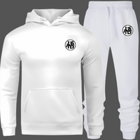 Ensemble de survêtement Dragon Ball Z avec un sweat à capuche et un pantalon blancs immaculés, agrémentés du symbole "悟" noir pour un look minimaliste et fidèle à Goku.