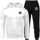 Ensemble jogging Dragon Ball Z comprenant un sweat à capuche blanc et un pantalon noir, tous deux ornés du symbole japonais "悟". Parfait pour les fans de manga et d’anime recherchant un look sportif et confortable.