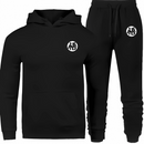 Ensemble jogging Dragon Ball Z comprenant un sweat à capuche noir et un pantalon assorti, ornés du symbole japonais "悟". Idéal pour les fans de manga et d’anime recherchant un look sportif, sobre et confortable.