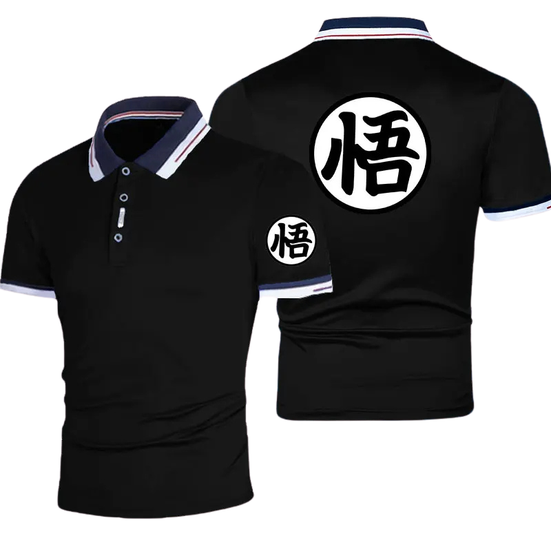 Polo Dragon Ball Z noir inspiré de l'uniforme de Goku, avec le symbole Kanji "悟" imprimé sur la poitrine, la manche et le dos. Conçu en tissu respirant et à séchage rapide, ce polo offre confort et style pour les passionnés de manga et d'anime.