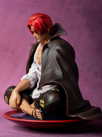 Figurine Shanks One Piece position méditative