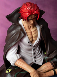 Figurine Shanks One Piece position méditative