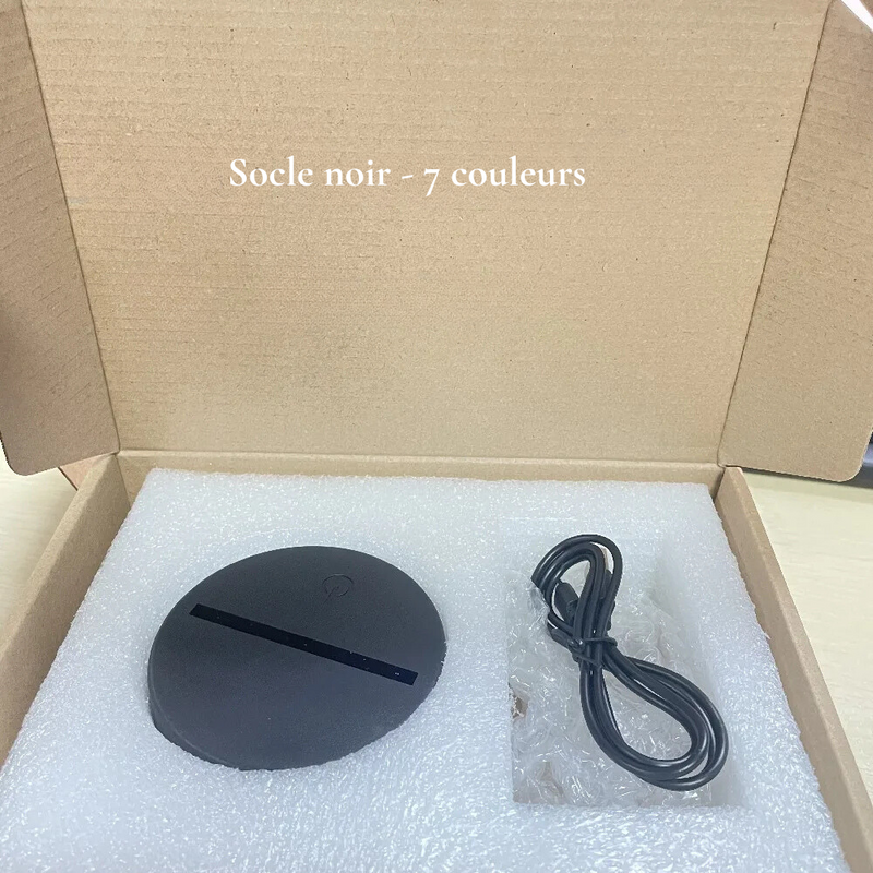 Lampe LED 3D Titan Féminin L'Attaque des Titans