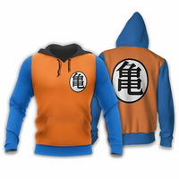 Sweat à capuche orange et bleu inspiré de Goku, présentant le symbole "Kame" imprimé sur la poitrine et le dos. Les manches bleues et la capuche noire offrent un contraste élégant, tandis que le design reste fidèle à l'esprit emblématique de Dragon Ball.