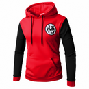 Sweat à capuche rouge vif avec manches noires contrastantes et logo kanji "悟" imprimé sur la poitrine, parfait pour les fans de Dragon Ball et de mode geek.