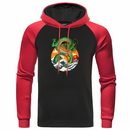 Sweat à capuche noir et rouge avec une illustration de Shenron, le dragon mythique de Dragon Ball Z. Ce design artistique intègre des éléments japonais et manga, offrant un look stylé et confortable pour les fans de l’univers de Goku.