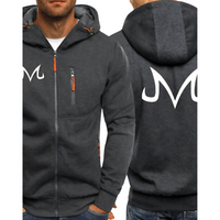 Affirmez votre style avec ce sweat à capuche zippé gris au design audacieux et subtil. Sur la poitrine et au dos, le logo Majin "M" emblématique offre un clin d'œil puissant à la culture manga. Ce vêtement allie confort et originalité grâce à ses détails soignés : des fermetures éclair orange et un cordon assorti ajoutent une touche dynamique et contrastée. Idéal pour les amateurs de looks urbains et les passionnés de manga.