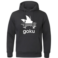Sweat noir avec logo cheveux Saiyan blanc et texte "Goku", parfait pour les fans de culture pop et de style urbain.