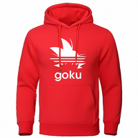 Sweat à capuche rouge avec logo cheveux Saiyan blanc et texte "Goku", parfait pour un look frais et dynamique inspiré de l'univers Saiyan.