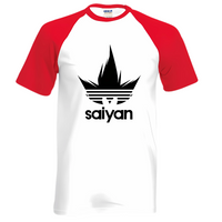 T-shirt Dragon Ball Z Saiyan blanc avec manches rouges, orné d'un logo représentant les cheveux emblématiques des Saiyans, conçu en tissu respirant à séchage rapide pour un confort optimal.