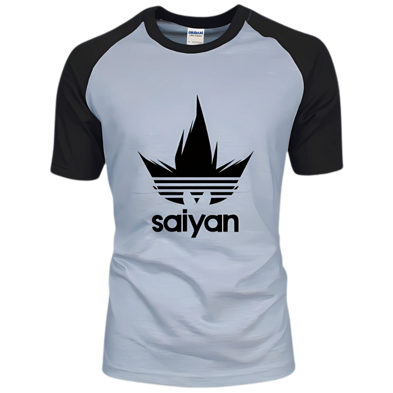 T-shirt Dragon Ball Z Goku Saiyan gris avec manches noires, affichant un logo emblématique représentant les cheveux caractéristiques de Goku en mode Saiyan, conçu en tissu respirant et à séchage rapide pour un confort optimal.