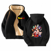 Veste Dragon Ball noire pour homme avec doublure en polaire beige. Design au dos présentant les personnages emblématiques de Dragon Ball, incluant Goku, Krillin, Bulma, Tortue Géniale et autres membres de l'équipe. Logo Dragon Ball sur la poitrine. Une veste chaude et stylée pour les fans.