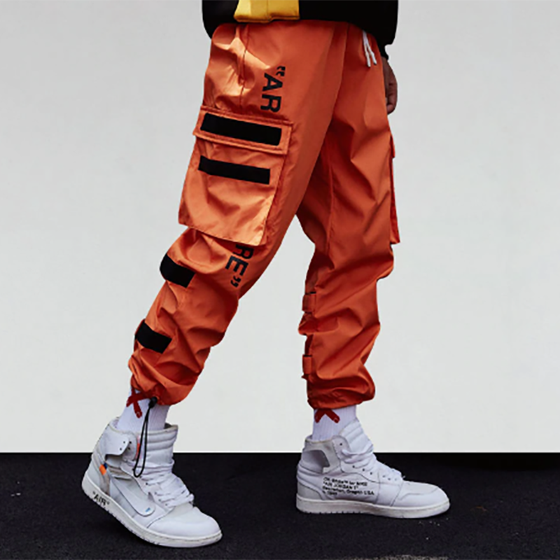 Cargo pants orange streetwear vue de profil