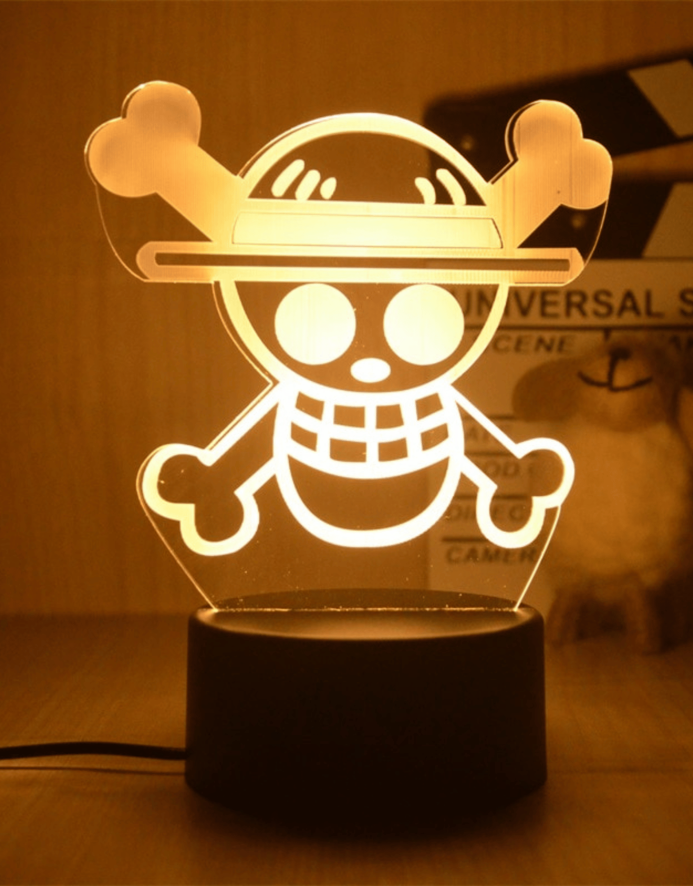 Lampe 3D One Piece Logo Drapeau Pirate (18cm) - Vultech
