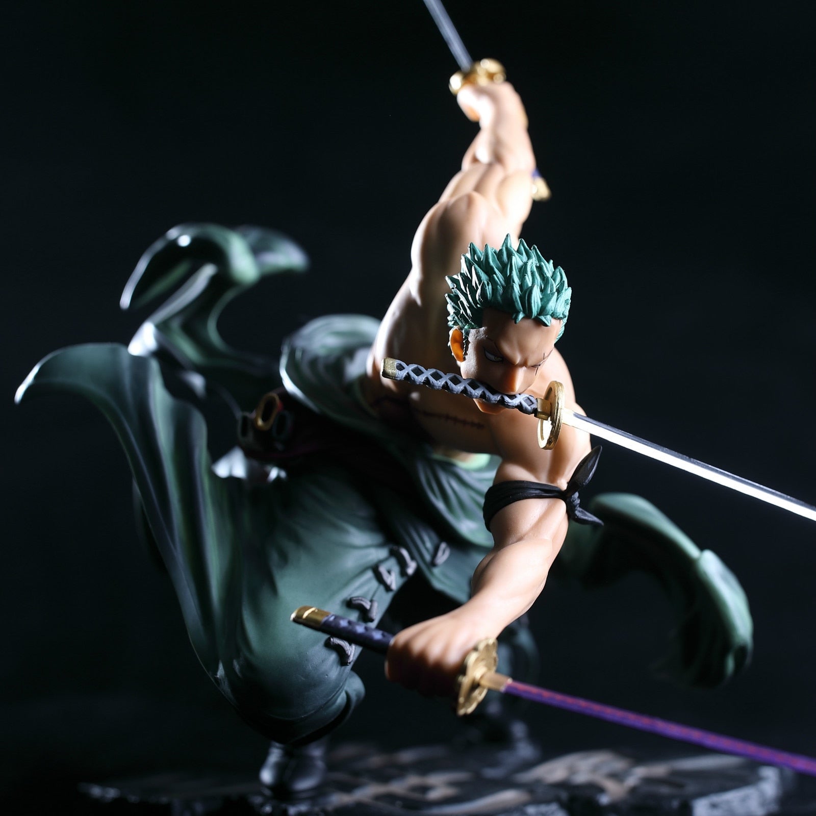 Figurine One Piece Roronoa Zoro (27cm)