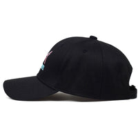 Casquette à la mode vue de profil