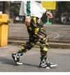 Pantalon Streetwear cargo camouflage jaune vue de profil
