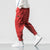 Cargo pantalon Streetwear rouge vue de profil
